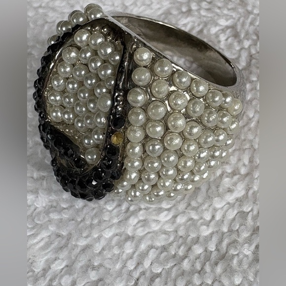 Vintage Statement Pearl & Black Rhinestone Ring - Size 7 - Picture 10 of 17
